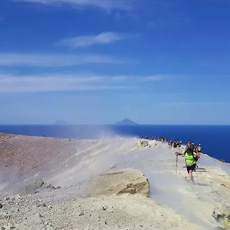 Casa Fronte Mare Con Giardino Privato - - Lipari Tatil Evi *