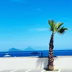Casa Fronte Mare Con Giardino Privato - - Lipari Semesterbostad *