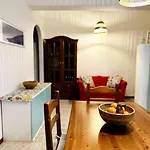 Casa Fronte Mare Con Giardino Privato - - Lipari *