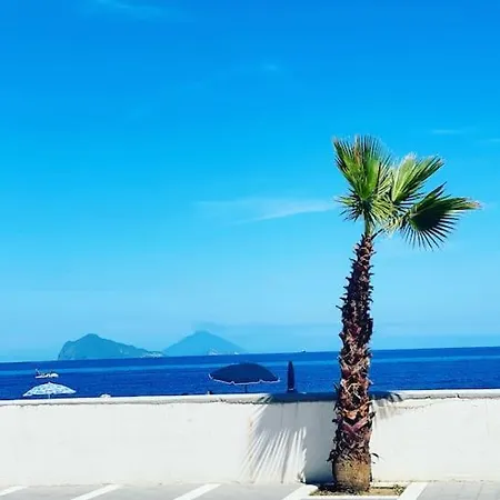 Casa Fronte Mare Con Giardino Privato - - Lipari 別荘 *