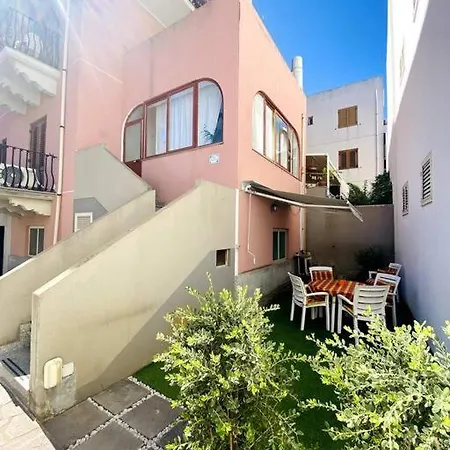 Casa Fronte Mare Con Giardino Privato - - Lipari *