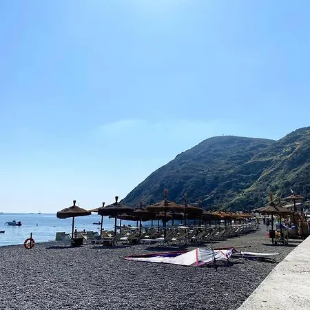 Casa Fronte Mare Con Giardino Privato - - Lipari Semesterbostad