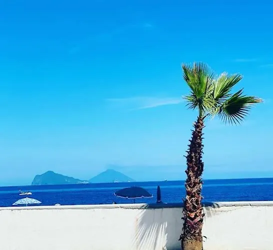 Casa Fronte Mare Con Giardino Privato - - Lipari Semesterbostad *