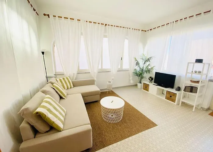 Casa Fronte Mare Con Giardino Privato - - Lipari *