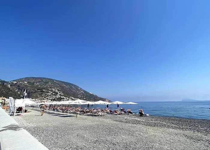 Casa Fronte Mare Con Giardino Privato - - Lipari * 칸네토