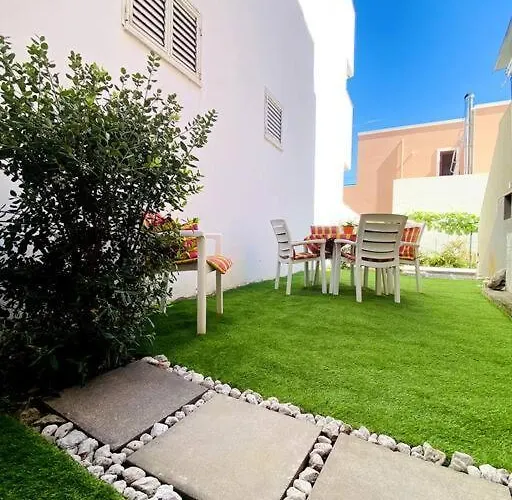Semesterbostad Casa Fronte Mare Con Giardino Privato - - Lipari *