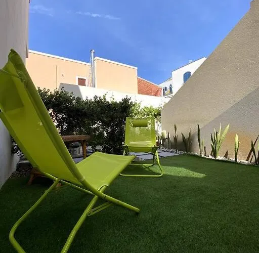 Casa Fronte Mare Con Giardino Privato - - Lipari * 칸네토